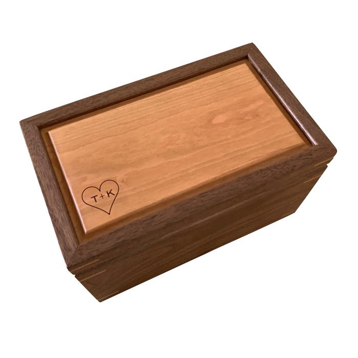 Personalized Keepsake Box – Walnut with Cherry